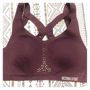 Victoria sport bra